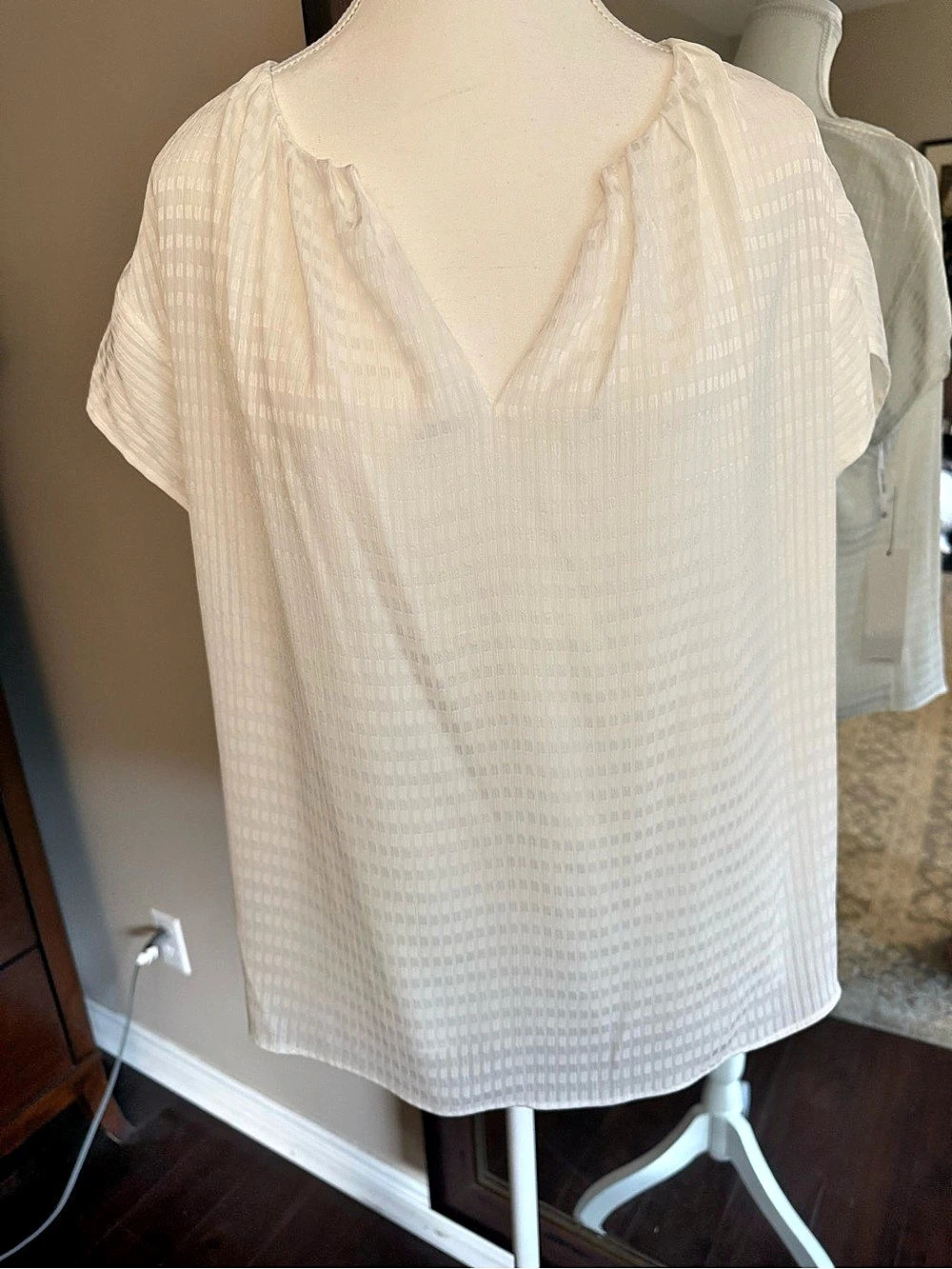 Calvin Klein Textured Short Sleeve Blouse in White Size Medium NWT
